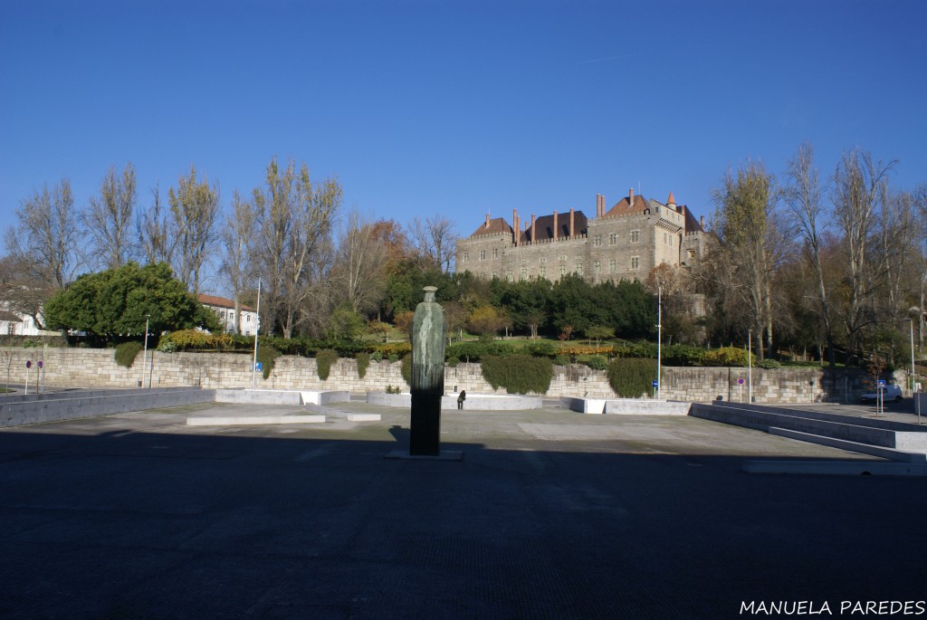 Portugal Guimarães Praça da Mumadona Paládio do Duques