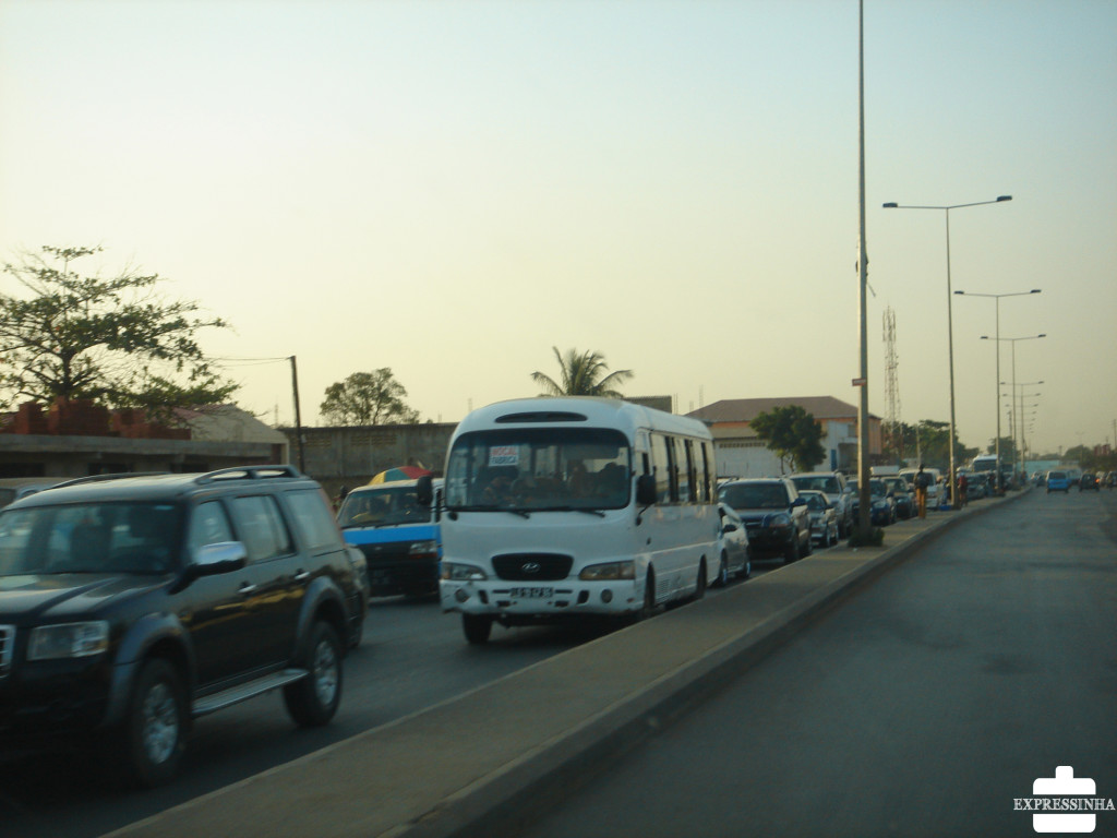 Expressinha Angola Luanda Trânsito