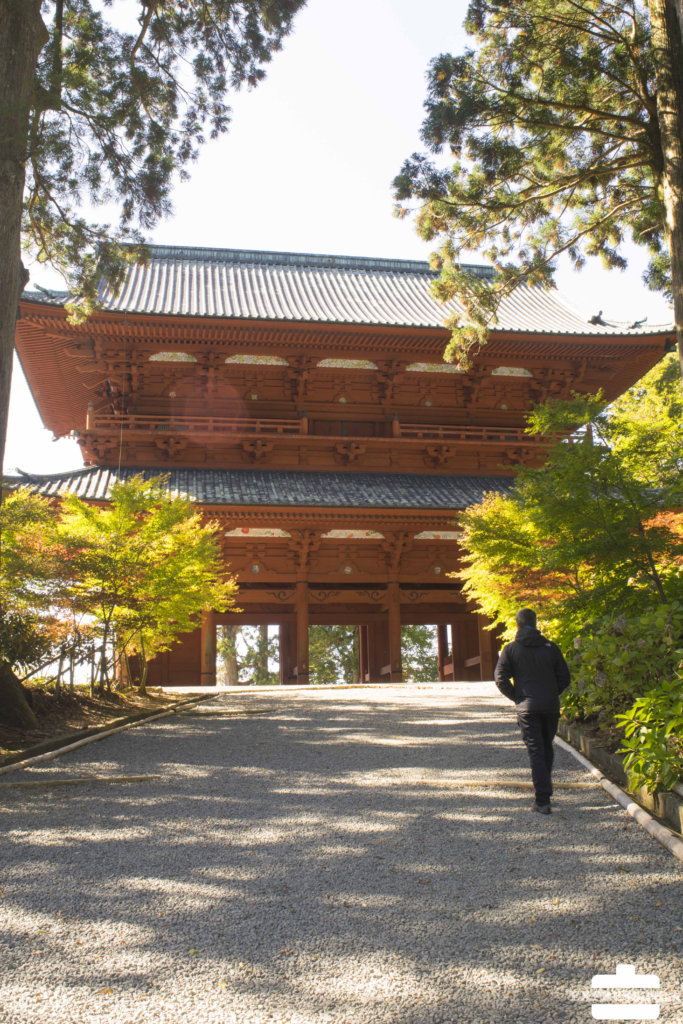 Garan. Templo no Mont Koya só para nós! Templos japoneses famosos.