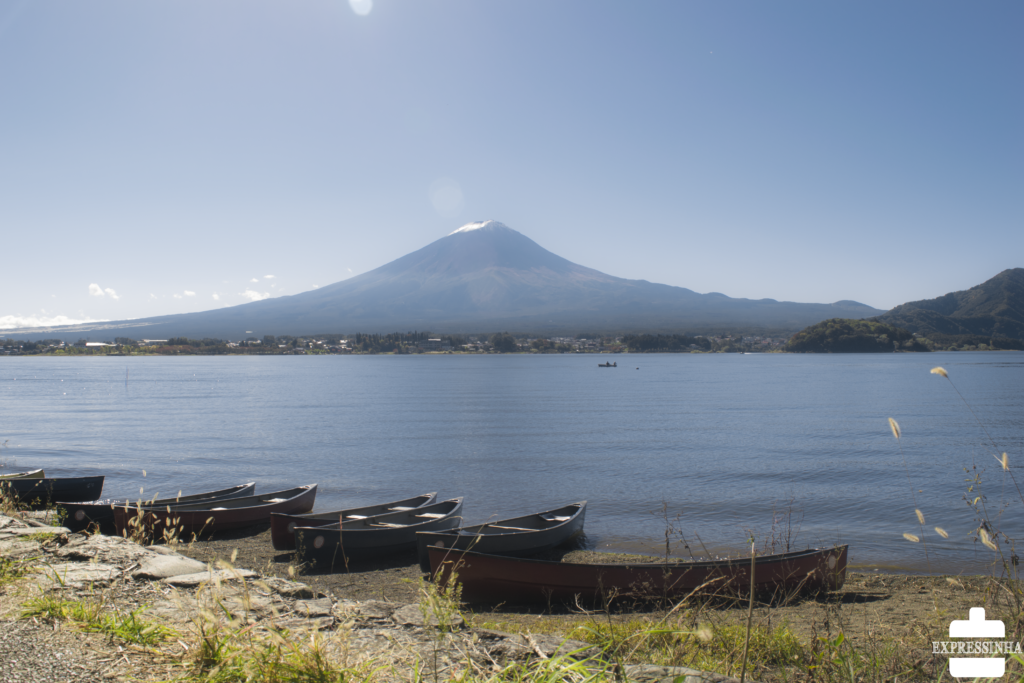 Como visitar o Monte Fuji: as vistas do Fuji da orla do lago Kawaguchiko são incríveis! Esse é, sem dúvida, o mais legal dos cinco lagos do Monte Fuji.
