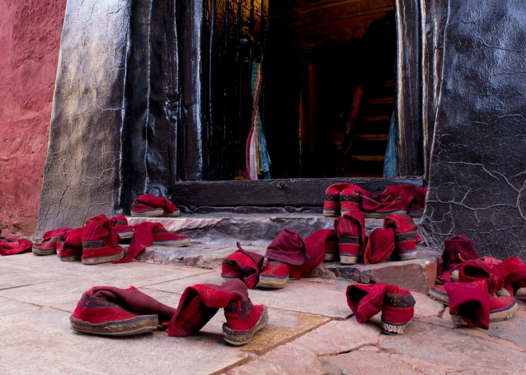 Sapatos de monges em Shigatse.