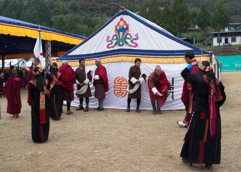 O Butão tem vários festivais durante o ano, tente conciliar a data da sua viagem para viver pelo menos uma vez essa experiência louca!