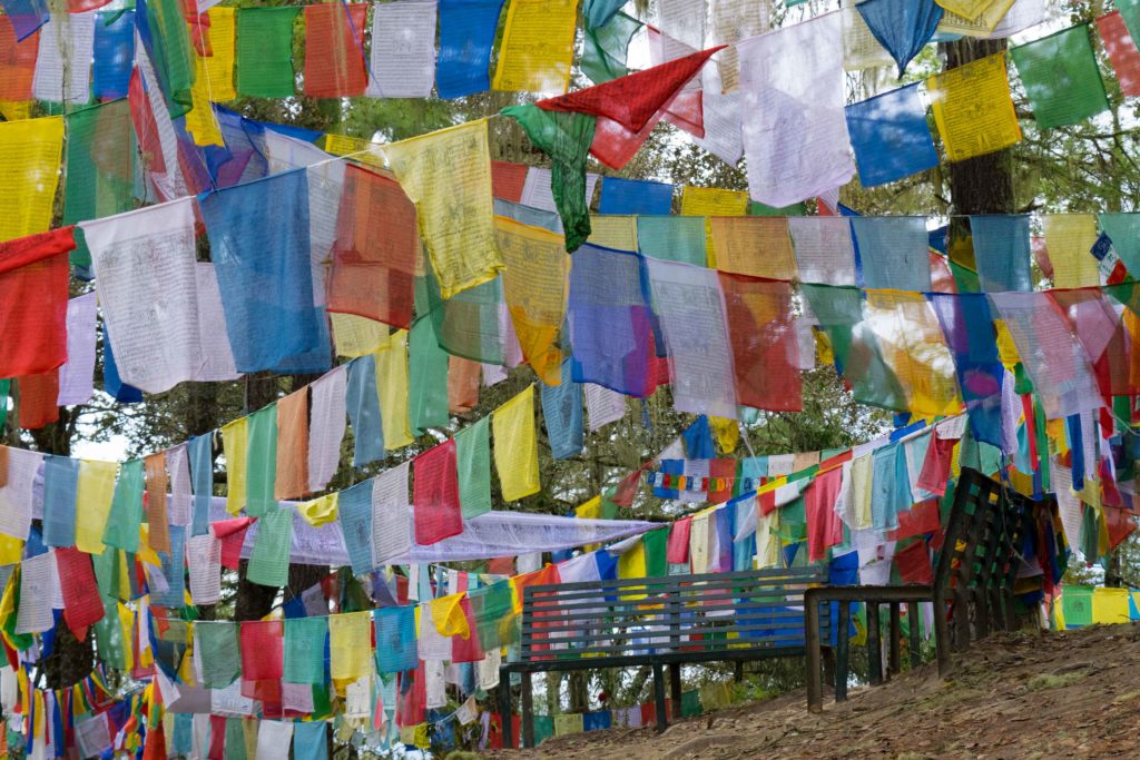 Ninguém ficará com falta de bençãos e orações na viagem para o Butão!