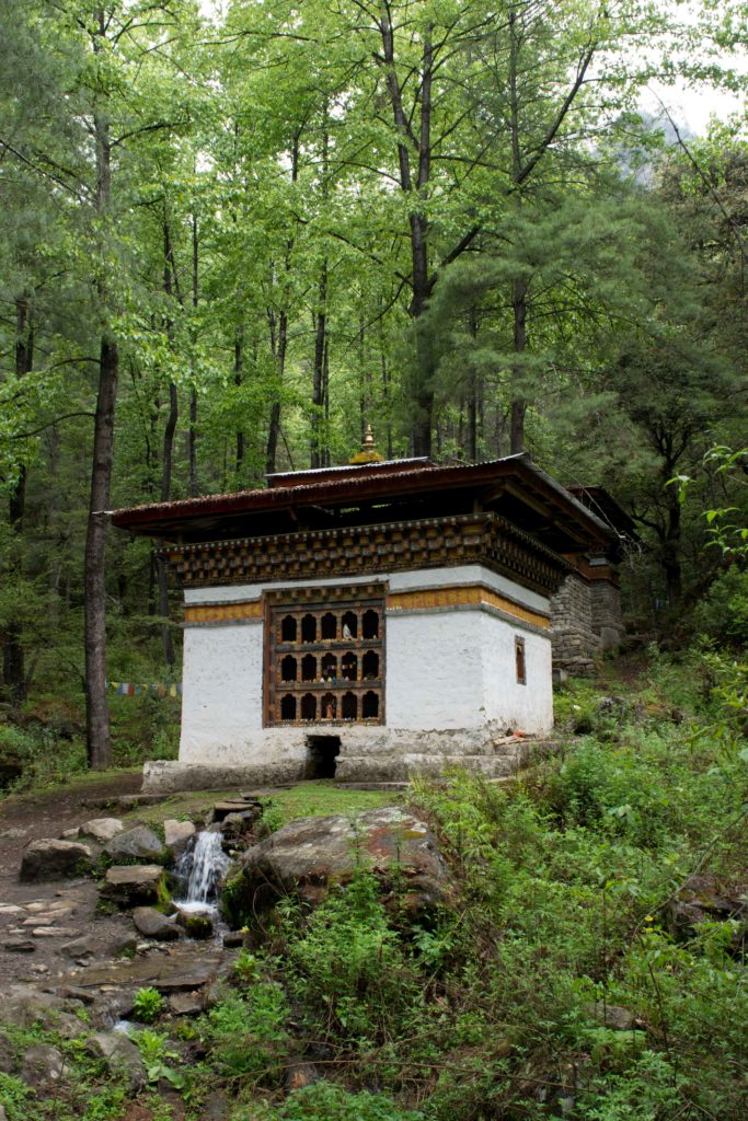 Atrações Imperdíveis no Butão. Tiger's Nest, o símbolo do país da felicidade, é a principal atração de uma viagem para o Butão.