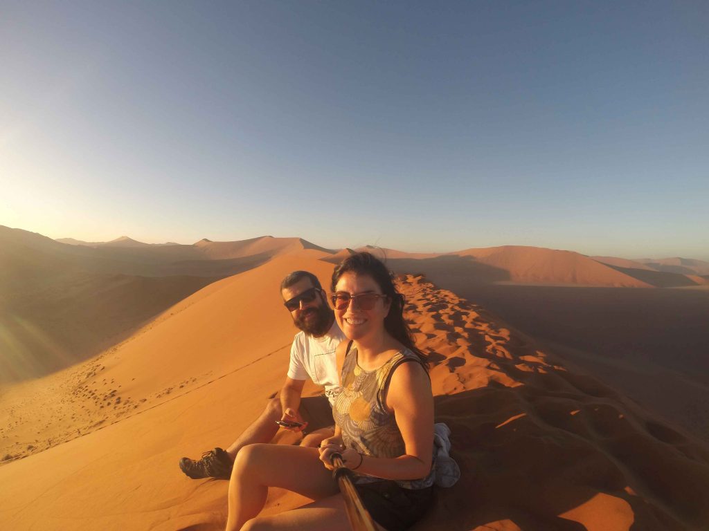 Deadvlei e Sossusvlei no Deserto da Namíbia. Aquelas atrações que não podem faltar quando você pensa no que fazer na Namíbia!