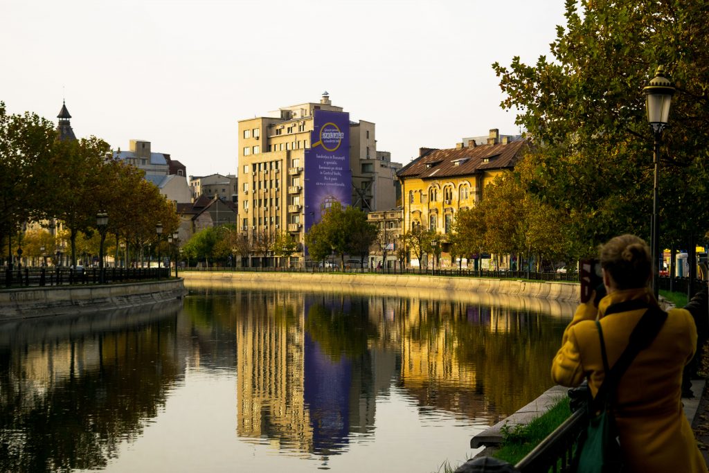 Passear pelas margens do Rio Dumbovita é obrigatório no seu roteiro de 4 dias em Bucareste!