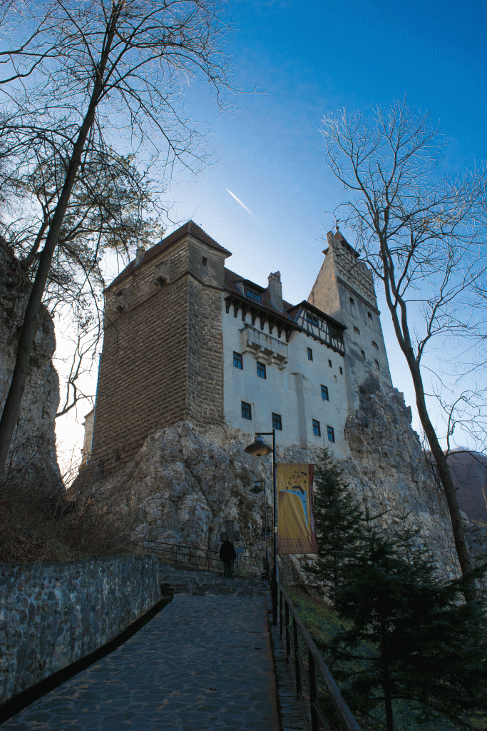 O mais famoso dos castelos medievais da Romênia: Castelo de Bran ou Castelo da Lenda do Drácula.