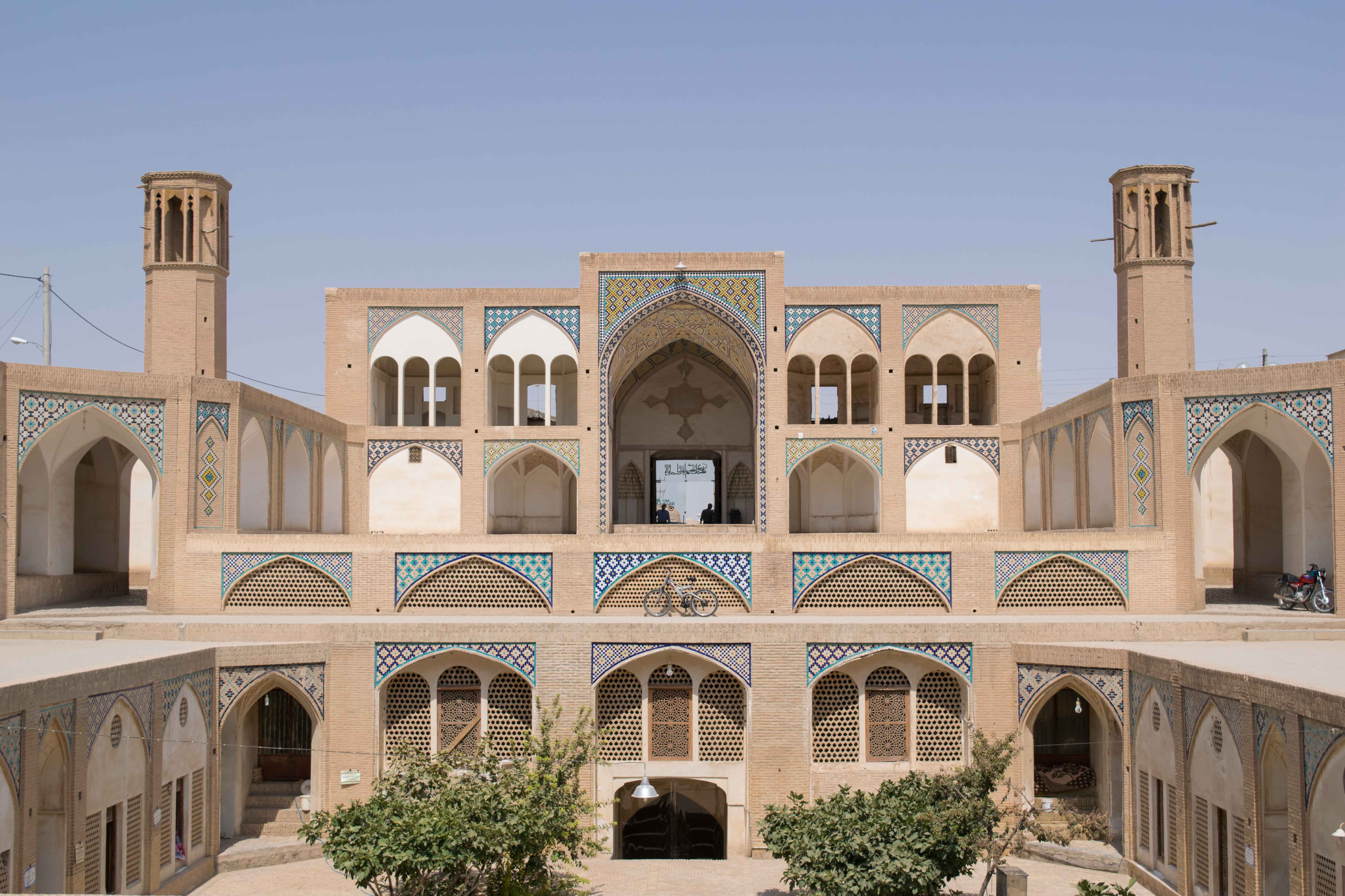 O que fazer no Irã: ver uma mesquita mais impressionante que a outra! Roteiro de viagem Irã.
