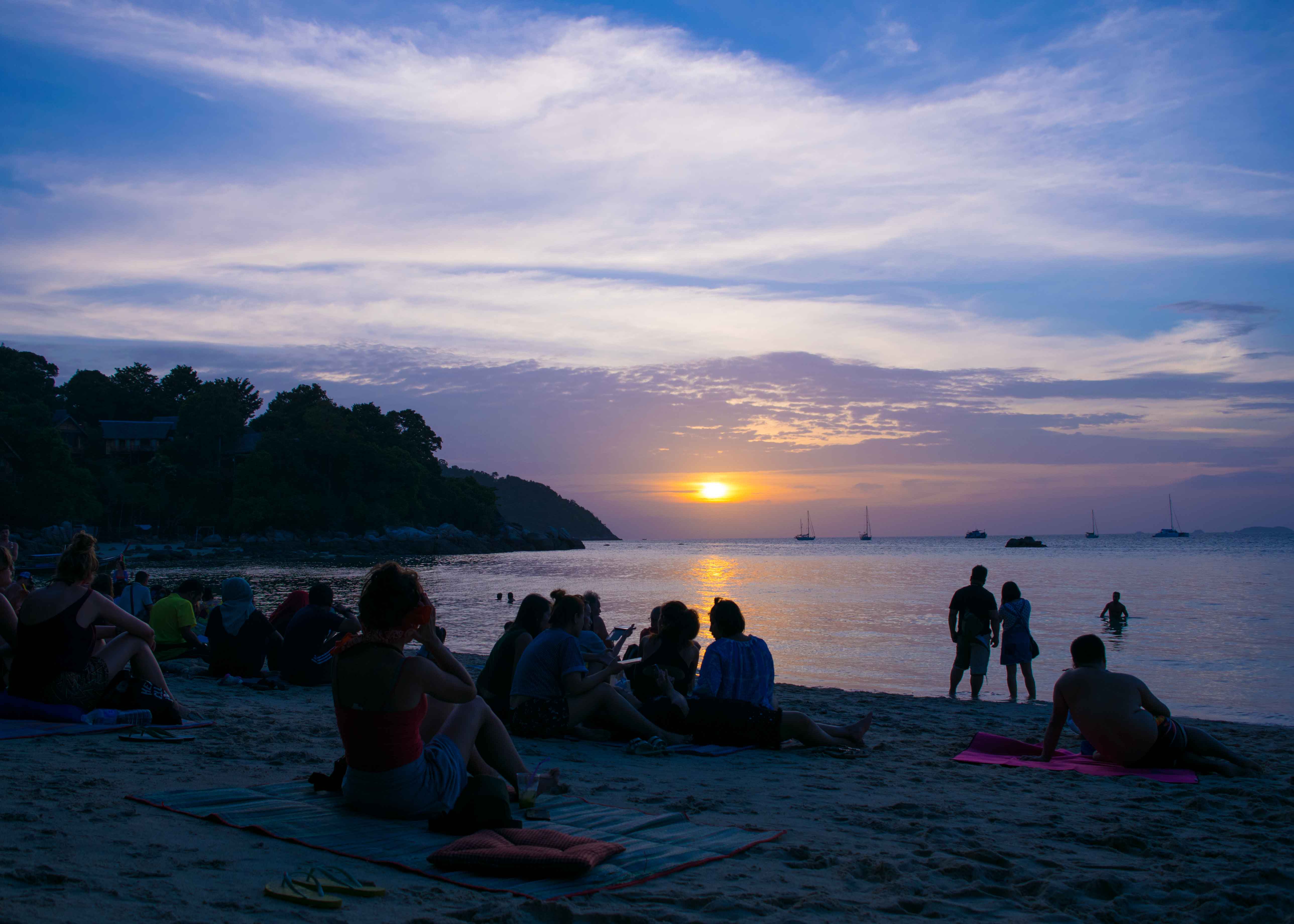 Pôr-do-sol em Sunset Beach, uma das praias de Koh Lipe.