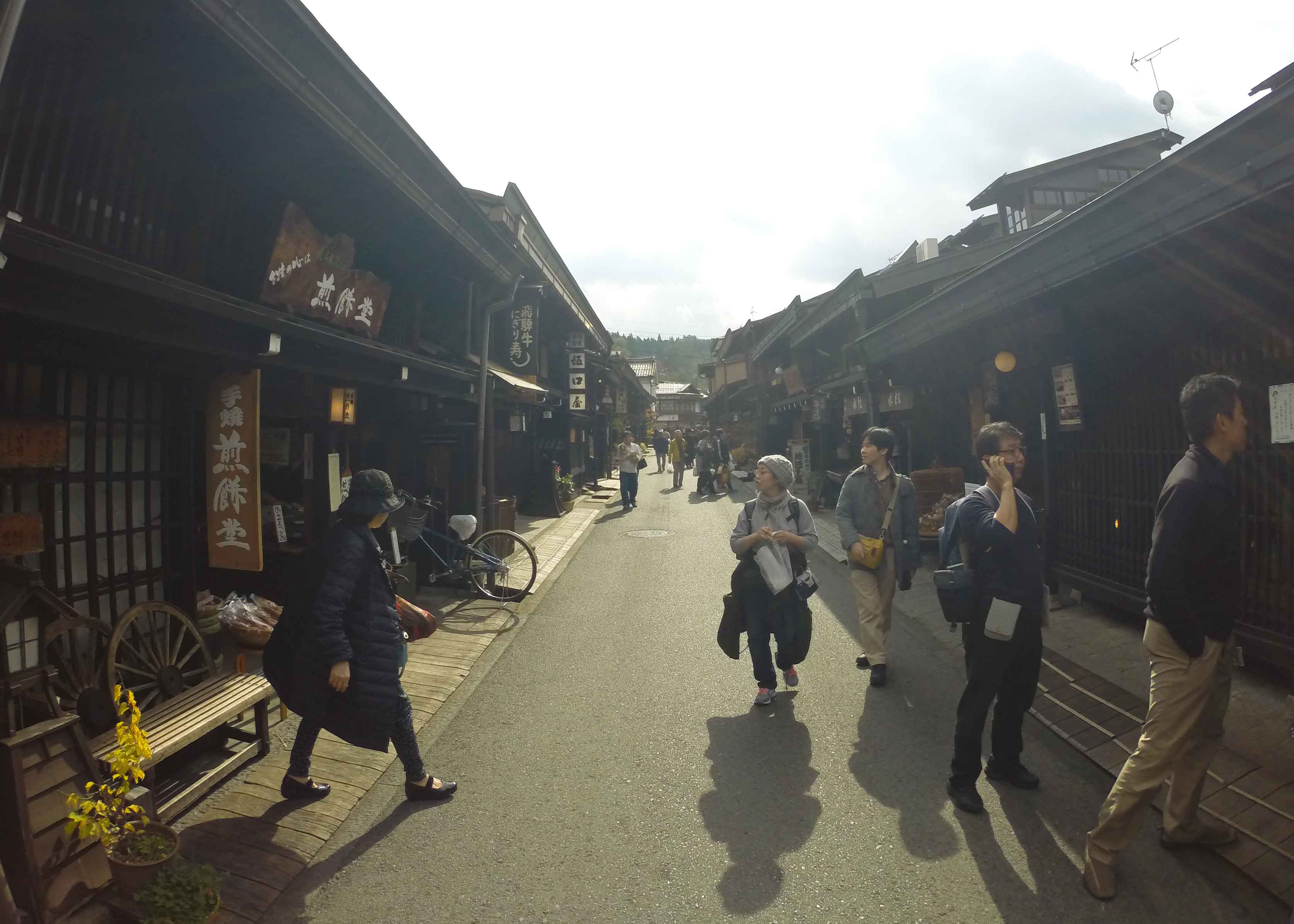 Centro antigo de Takayama, todo em madeira, conforme as tradições japonesas.