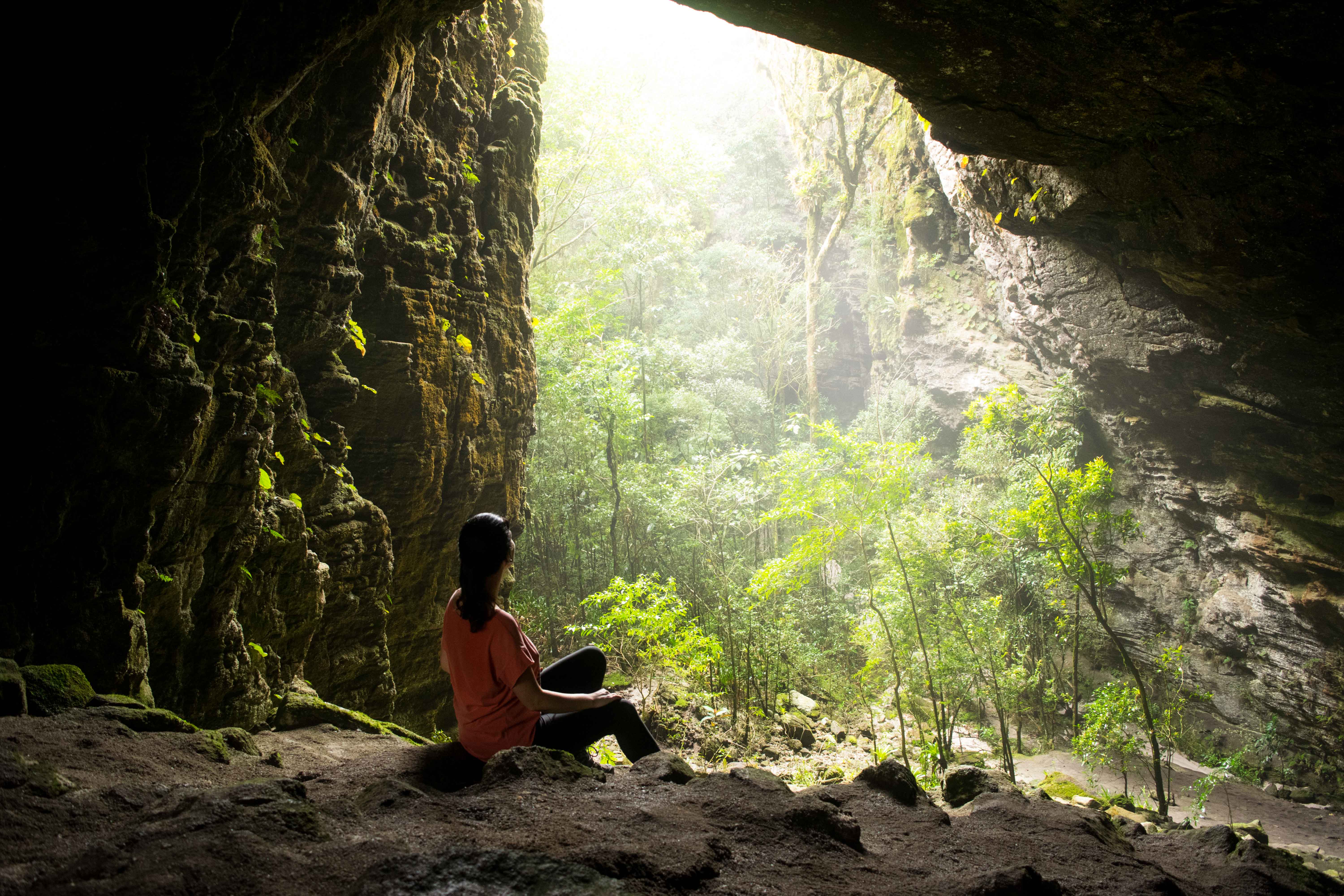 O que fazer em Ibitipoca: visitar o parque, suas grutas e cachoeiras.