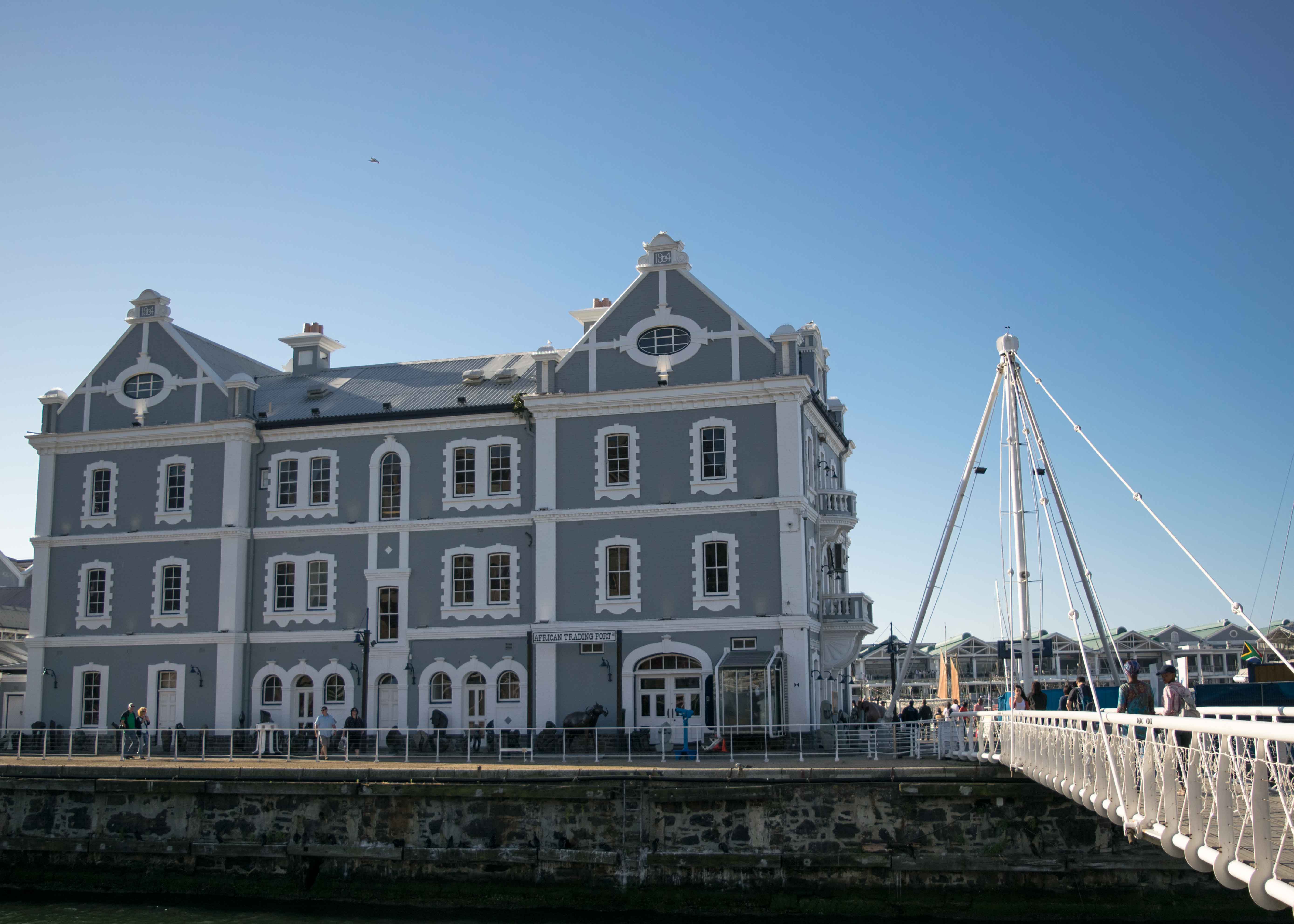 Antigo prédio da administração do Porto de Cape Town, hoje museu e loja.