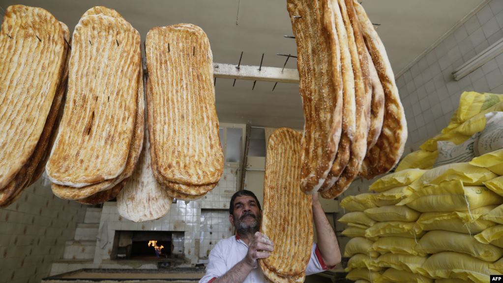 Os pães são parte inseparável da culinária do Irã.