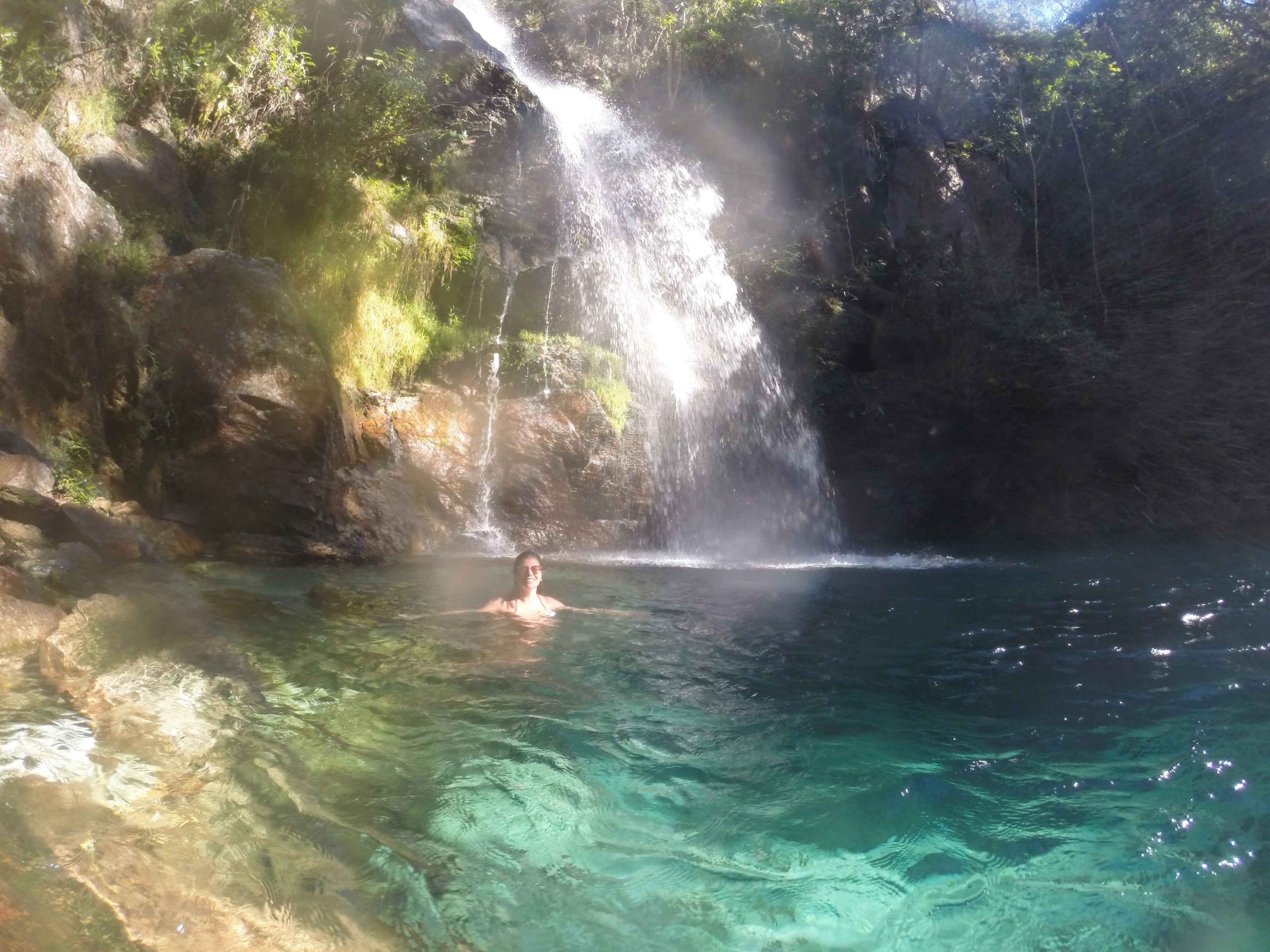 Cores da mais linda piscina natural da Chapada dos Veadeiros, na Cachoeira Santa Bárbara!