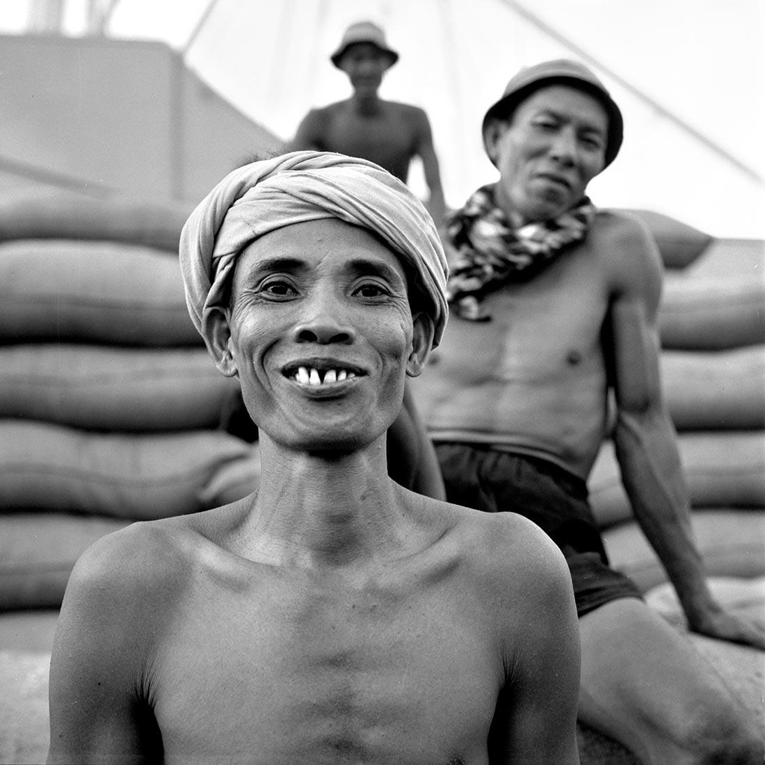 Fotografia de viagem. Foto de Vivian Maier no Vietnã.