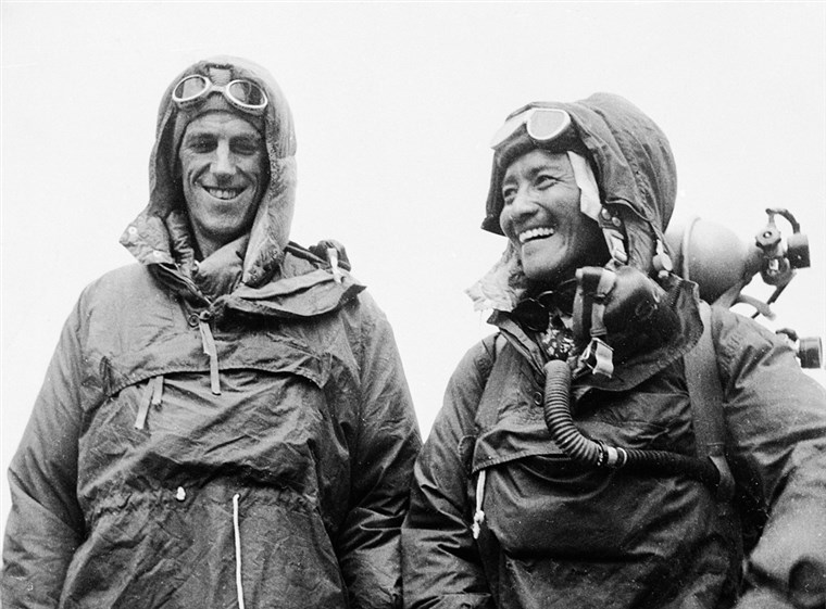 Edmund Hillary e Tenzan Sherpa, os primeiros a alcançar o pico do Everest!