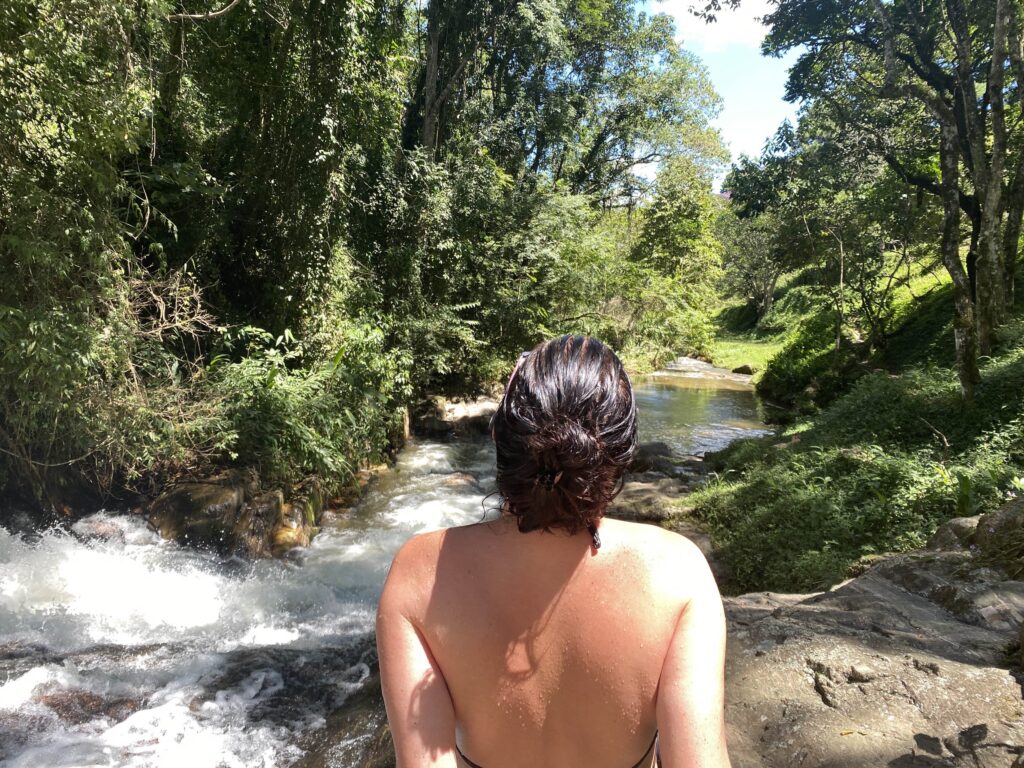 e tiver calor, se espreguiçar na Cachoeira dos Amores! O que fazer em São Bento do Sapucaí.