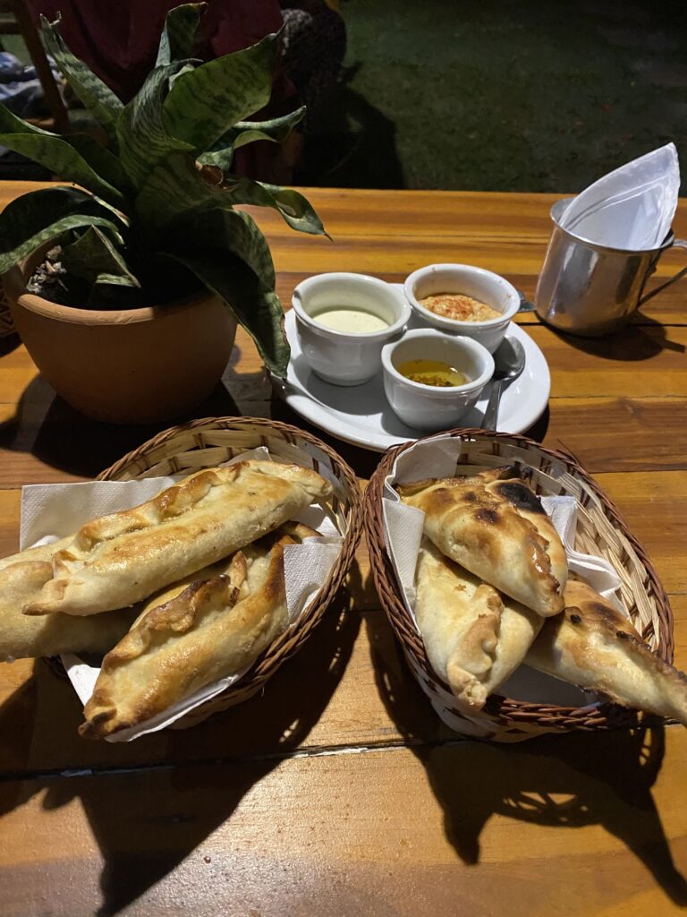 Onde comer na Praia do Macapá Piauí. Empanadas argentinas do Kiterinha.