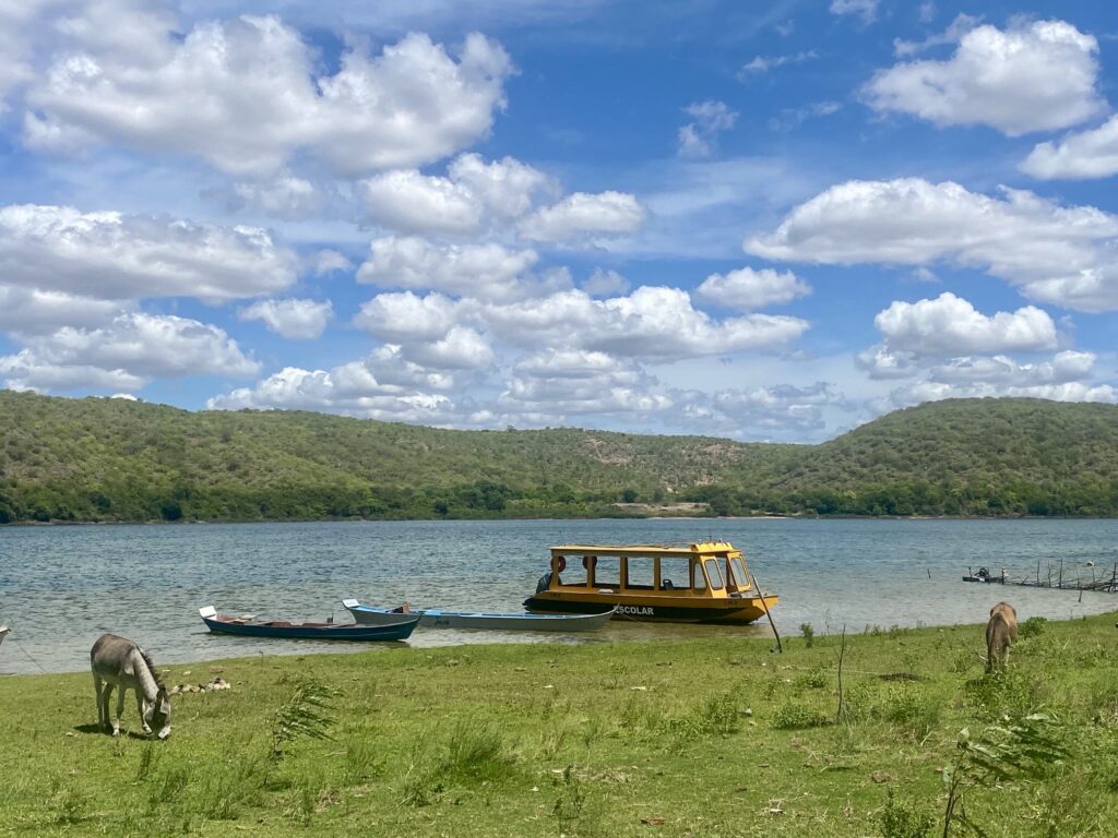 Curta a Ilha do Ferro devagarinho.