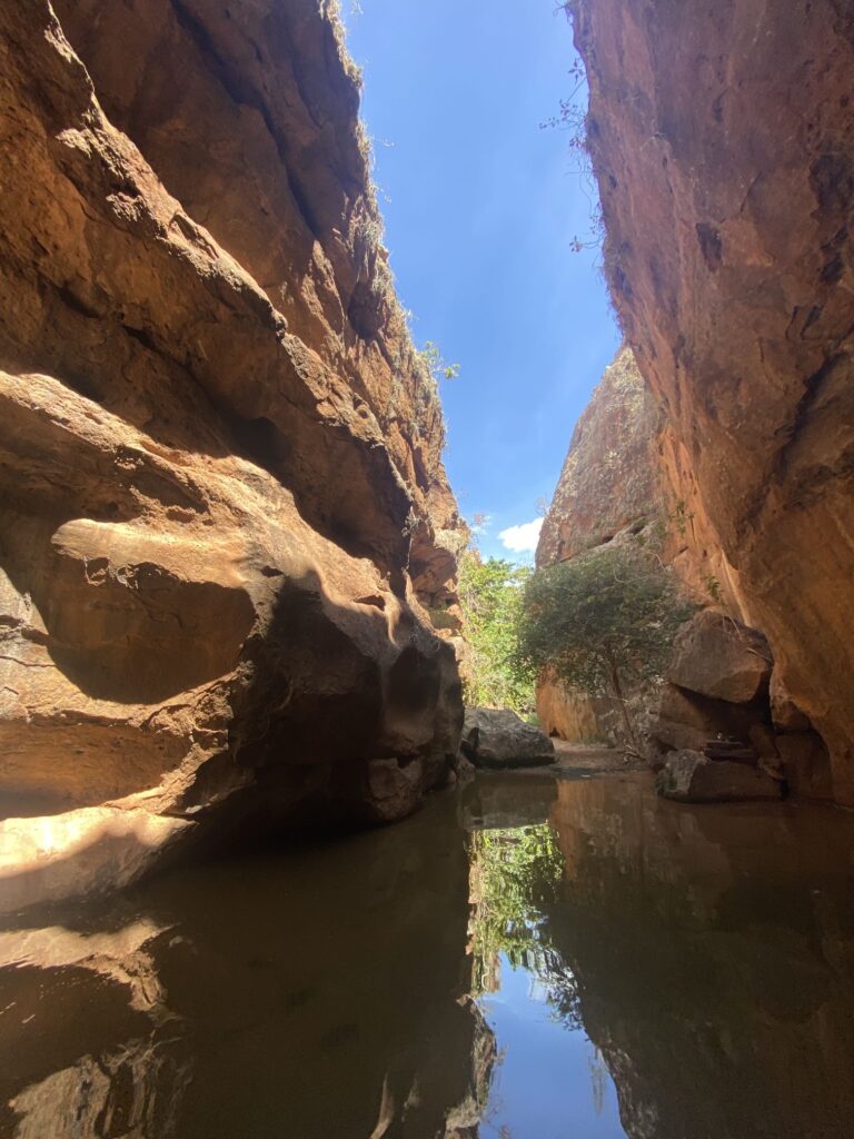 O que fazer em Piranhas Alagoas: passeio pelo cânion do Xingó